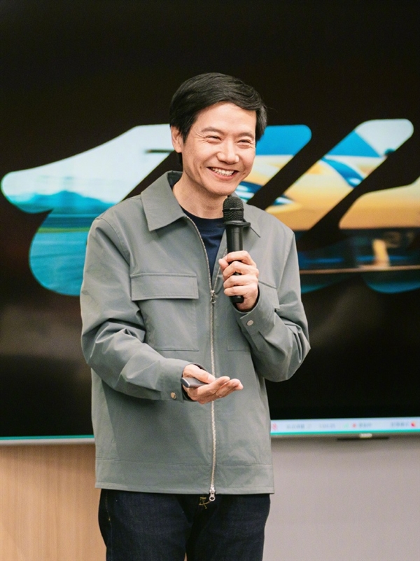 焦点娱乐主管：小米15 Ultra、小米SU7 Ultra 2月齐发！雷军：小米5年高端化探索答卷